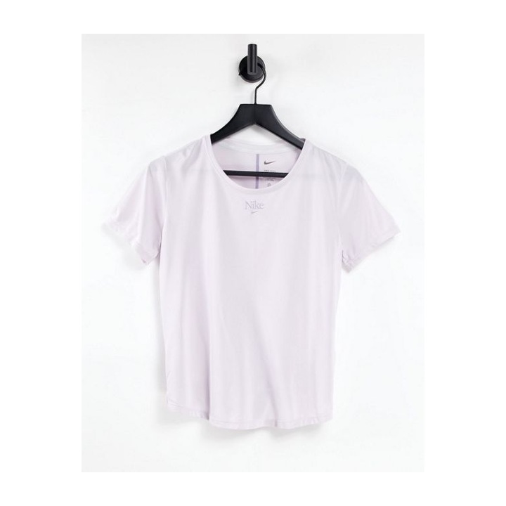 Plain pale-lilac short-sleeve crewneck.